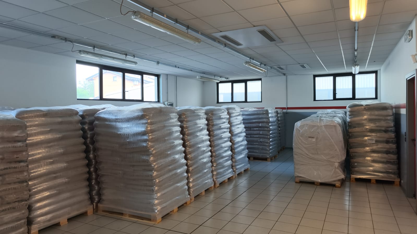 Smart Pellet Carbonate — magazzino pellet interno